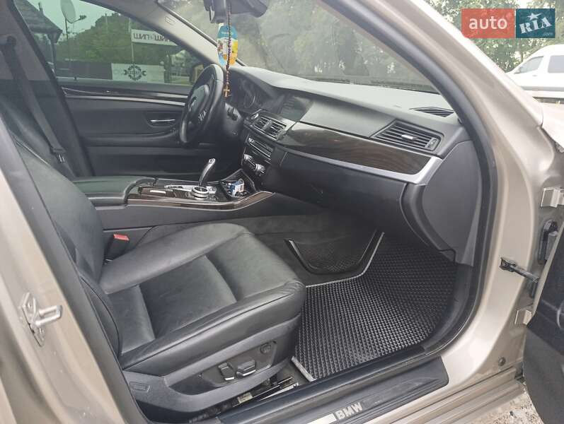 Седан BMW 5 Series 2011 в Львові