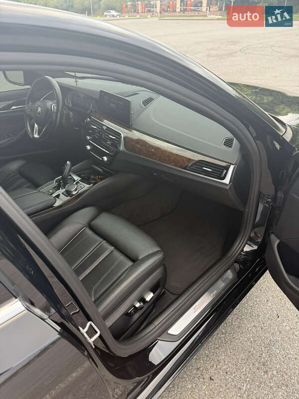 Седан BMW 5 Series 2017 в Львові