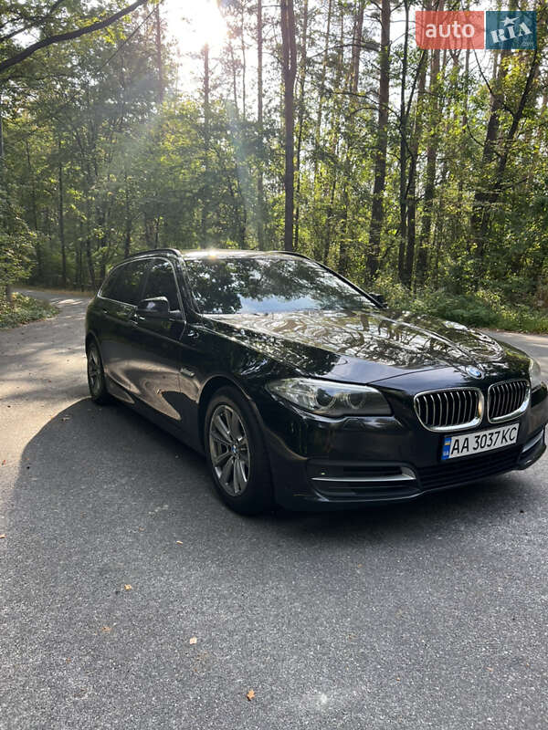 Универсал BMW 5 Series 2016 в Киеве