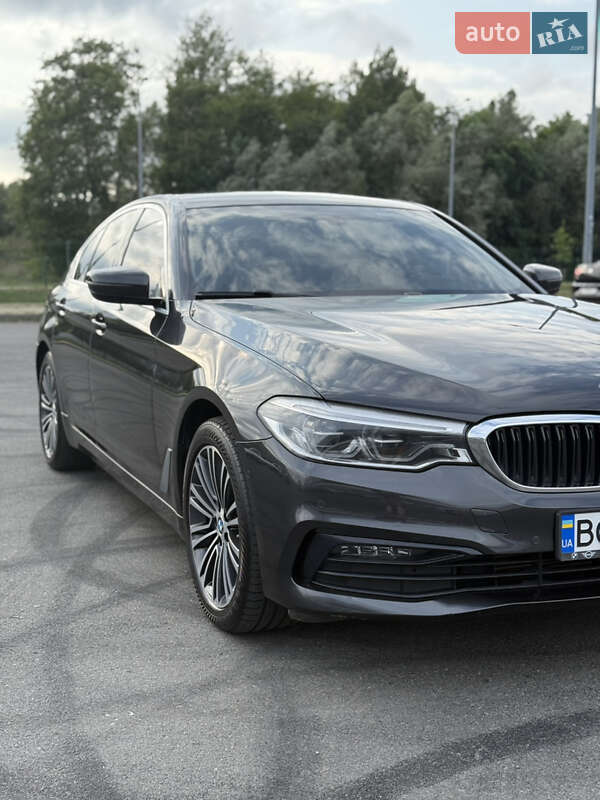 Седан BMW 5 Series 2019 в Львові