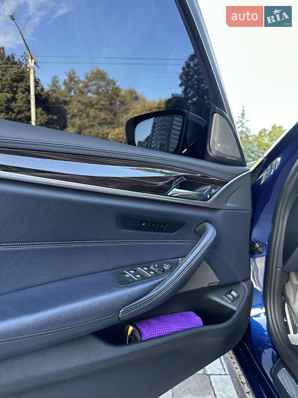 Седан BMW 5 Series 2017 в Львові