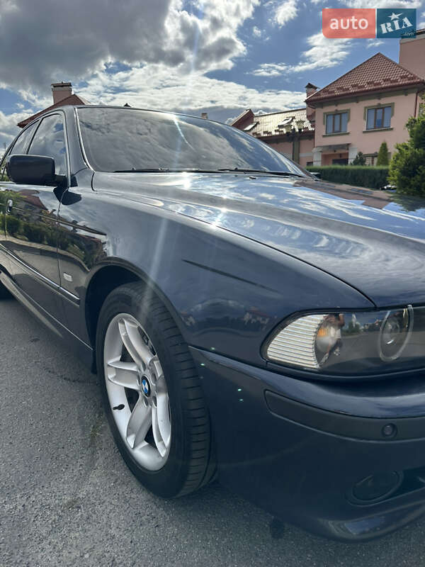 Седан BMW 5 Series 2003 в Шептицькому