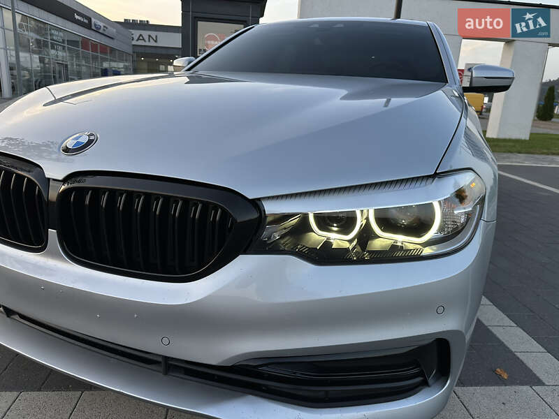 Седан BMW 5 Series 2020 в Мукачево