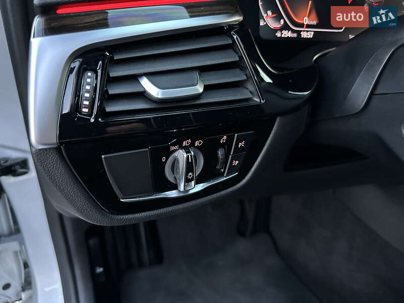Седан BMW 5 Series 2020 в Мукачево