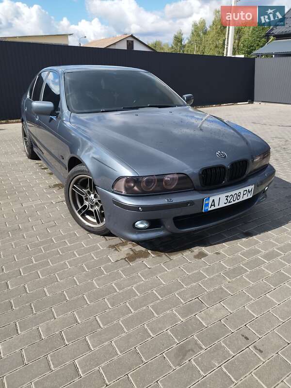 Седан BMW 5 Series 2000 в 
