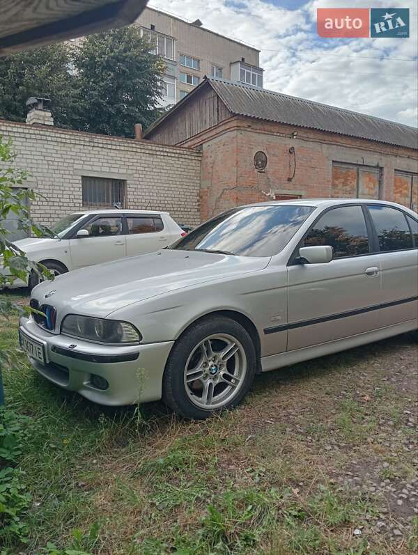 Седан BMW 5 Series 2001 в Коростене