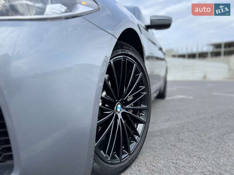Седан BMW 5 Series 2017 в Львове