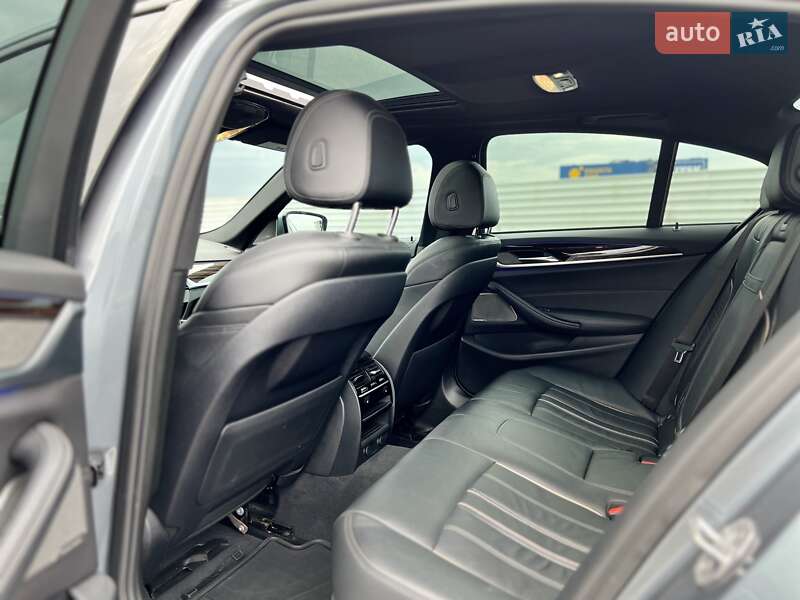 Седан BMW 5 Series 2017 в Львове