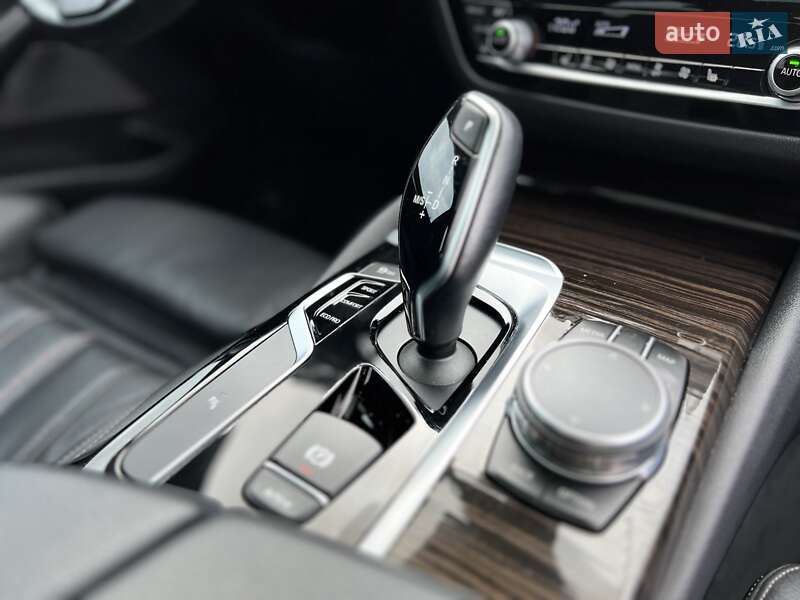 Седан BMW 5 Series 2017 в Львове