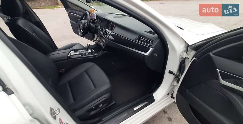 Седан BMW 5 Series 2016 в Сквире