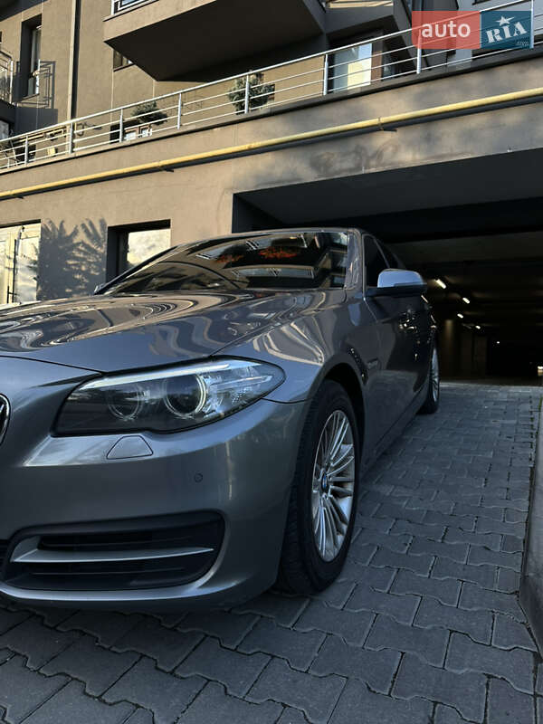 Седан BMW 5 Series 2015 в Ивано-Франковске