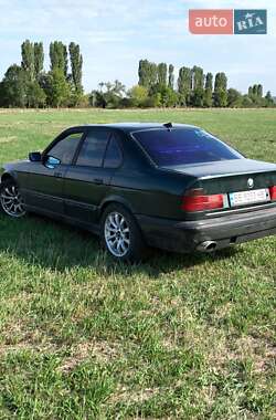 Седан BMW 5 Series 1990 в Вознесенске
