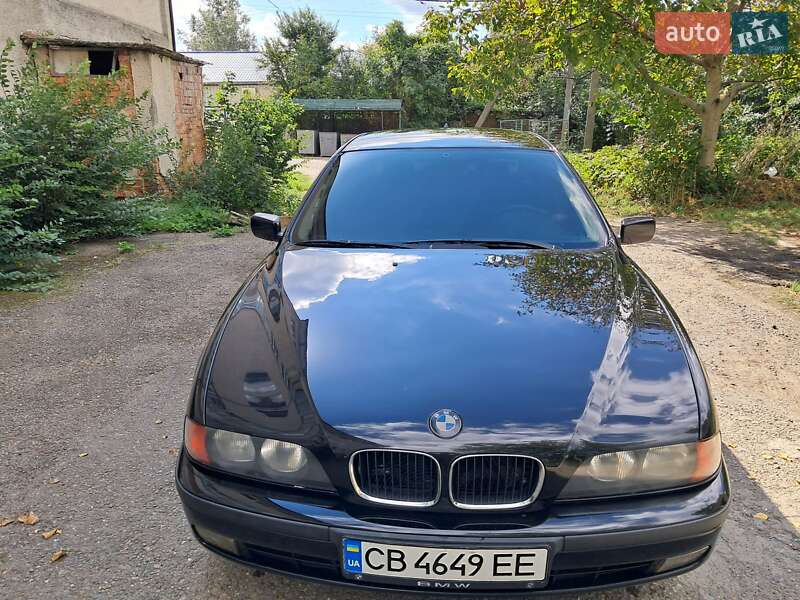 Седан BMW 5 Series 2000 в Черновцах