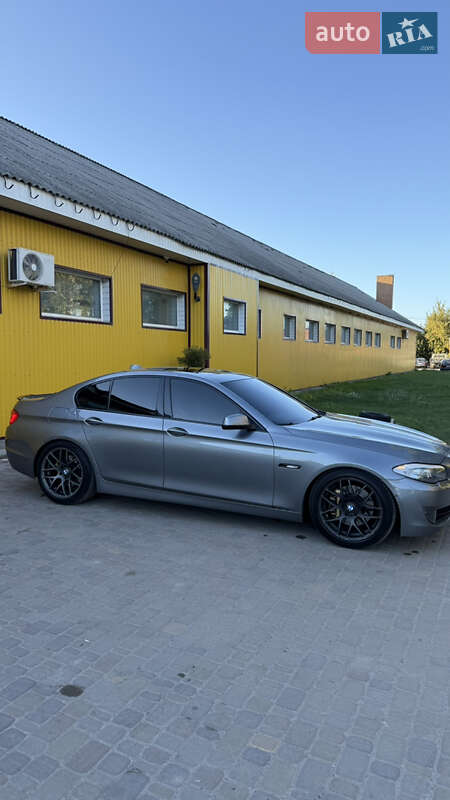 Седан BMW 5 Series 2010 в Хороле фото 4 Седан BMW 5 Series 2010 в Хороле