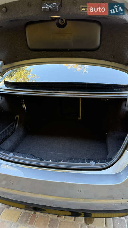 Седан BMW 5 Series 2010 в Хороле фото 11 Седан BMW 5 Series 2010 в Хороле