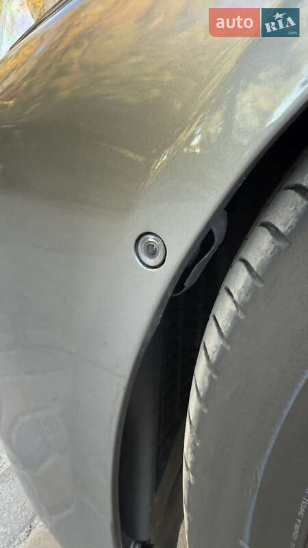 Седан BMW 5 Series 2010 в Хороле фото 16 Седан BMW 5 Series 2010 в Хороле