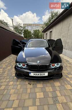 Седан BMW 5 Series 2001 в Еланце