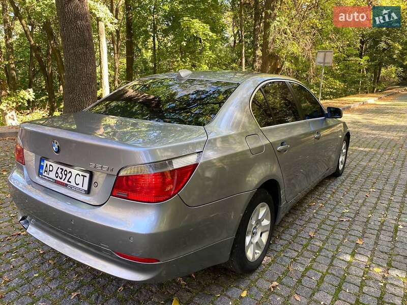 Седан BMW 5 Series 2005 в Каневе