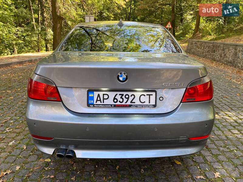 Седан BMW 5 Series 2005 в Каневе