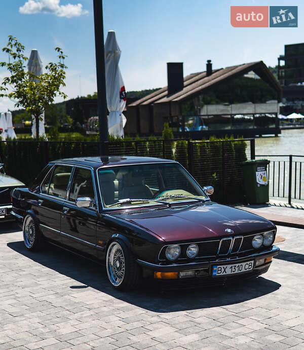 Седан BMW 5 Series 1982 в Хмельницькому