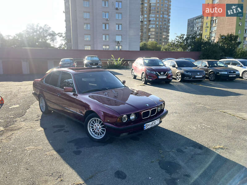 Седан BMW 5 Series 1993 в Киеве