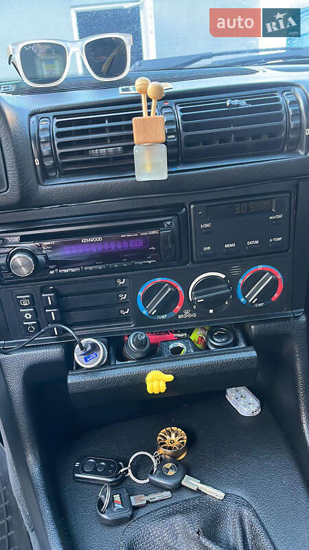 Седан BMW 5 Series 1993 в Киеве