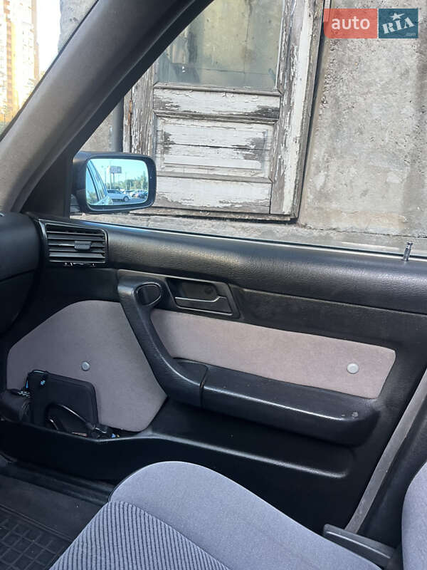 Седан BMW 5 Series 1993 в Киеве