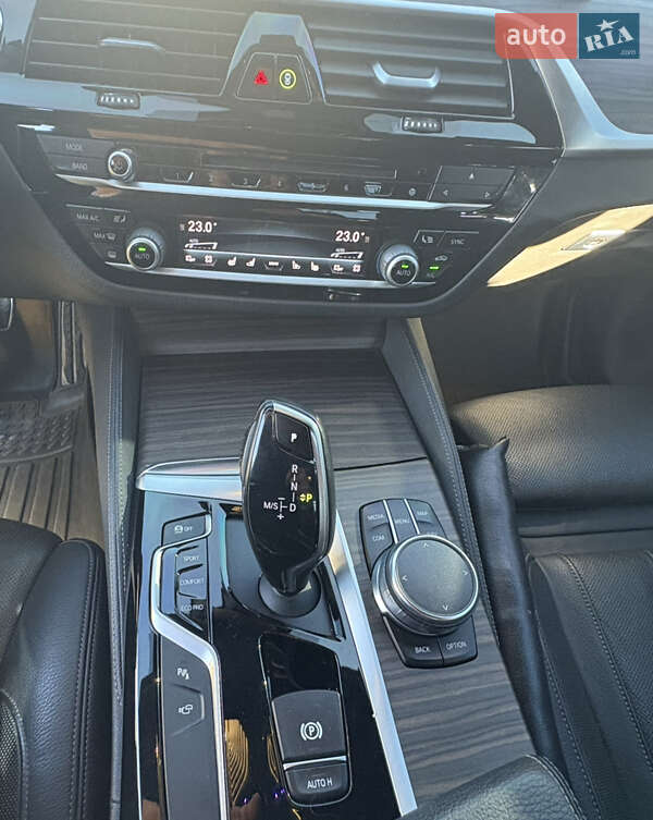Седан BMW 5 Series 2017 в Ставище