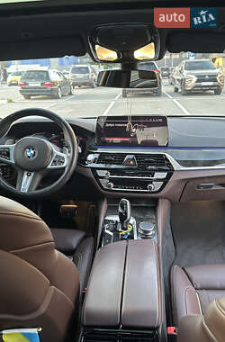 Седан BMW 5 Series 2023 в 