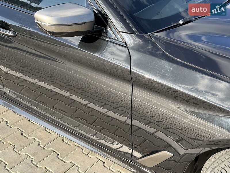 Седан BMW 5 Series 2017 в Львові