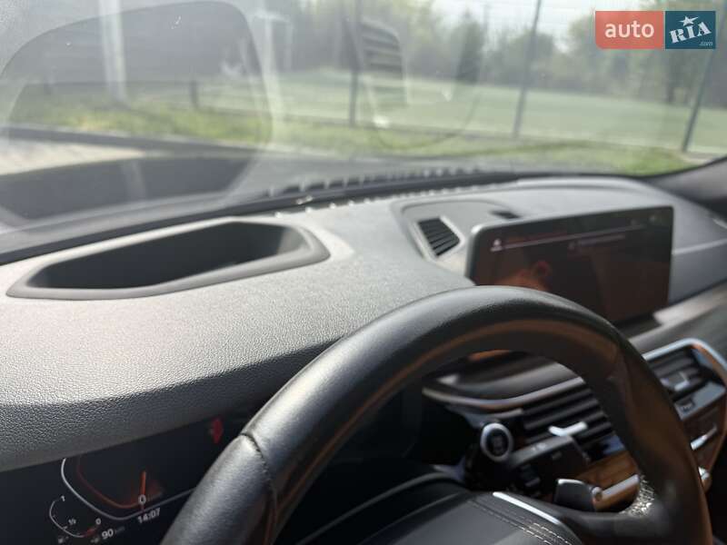 Седан BMW 5 Series 2021 в Львове