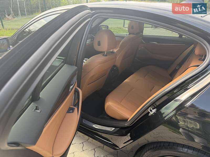 Седан BMW 5 Series 2021 в Львове