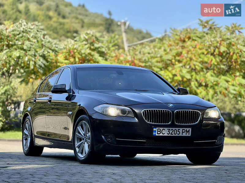 Седан BMW 5 Series 2012 в Міжгір'ї