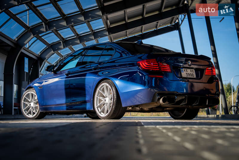 Седан BMW 5 Series 2015 в Киеве