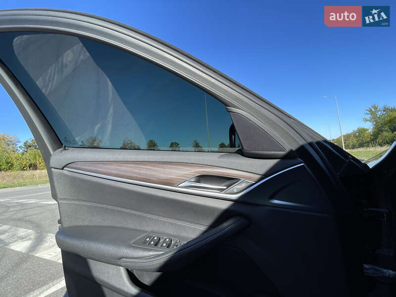 Седан BMW 5 Series 2017 в Хмельницком