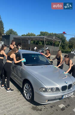 Седан BMW 5 Series 2000 в Чернівцях
