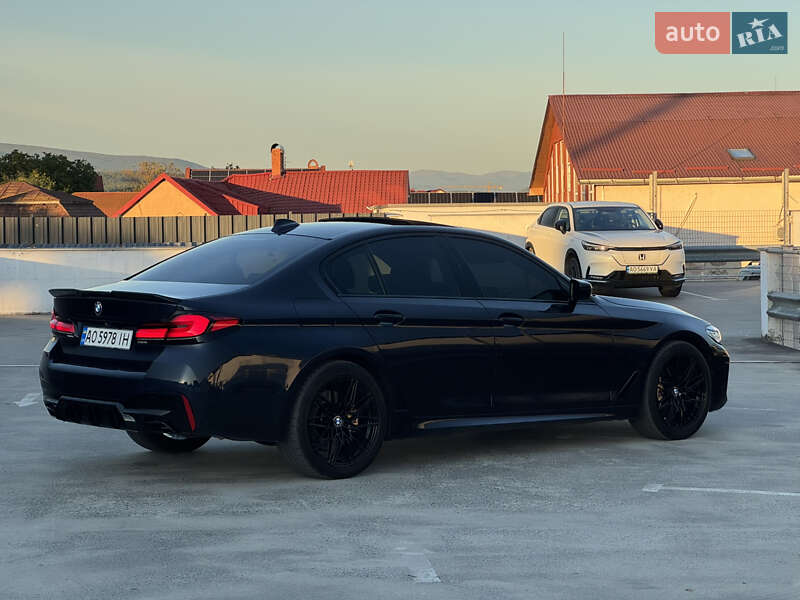 Седан BMW 5 Series 2017 в Мукачево