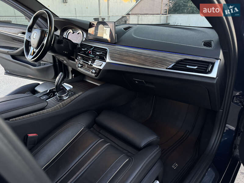 Седан BMW 5 Series 2017 в Мукачево