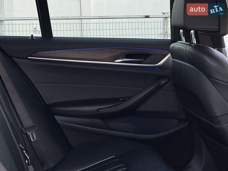 Седан BMW 5 Series 2017 в Мукачево