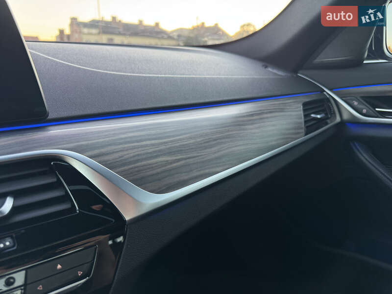 Седан BMW 5 Series 2017 в Мукачево