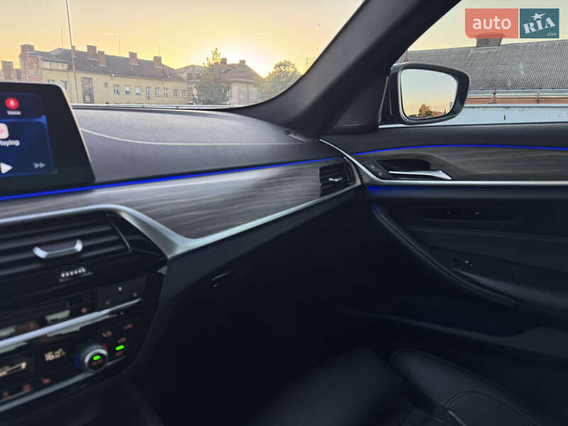 Седан BMW 5 Series 2017 в Мукачево