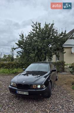 Седан BMW 5 Series 2003 в Клесовом