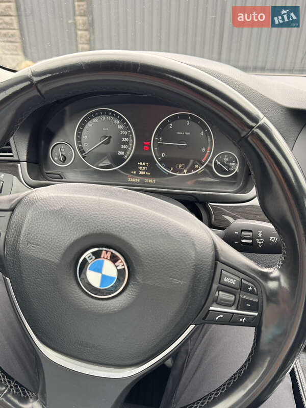Седан BMW 5 Series 2011 в Вараше фото 11 Седан BMW 5 Series 2011 в Вараше
