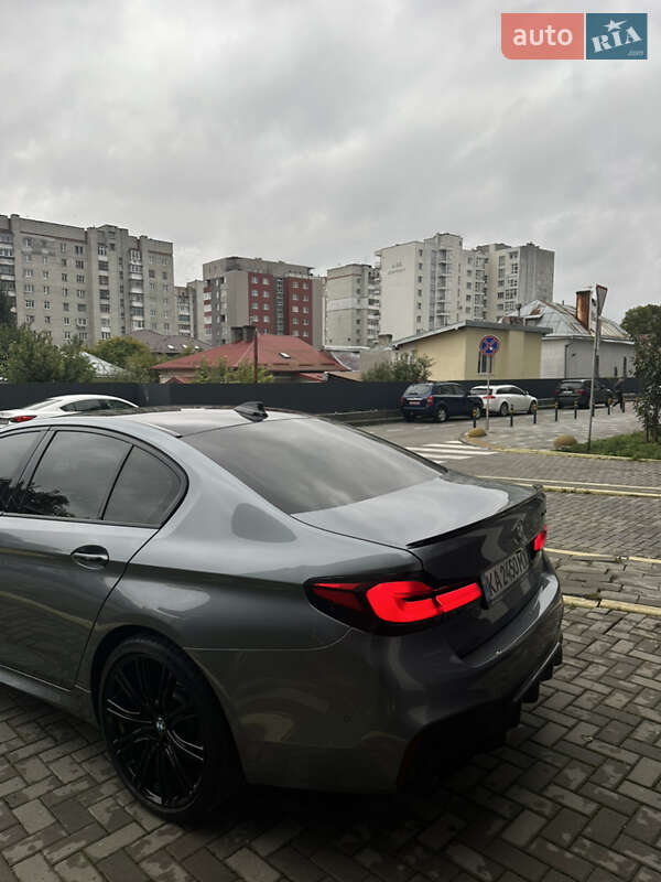 Седан BMW 5 Series 2018 в Львові