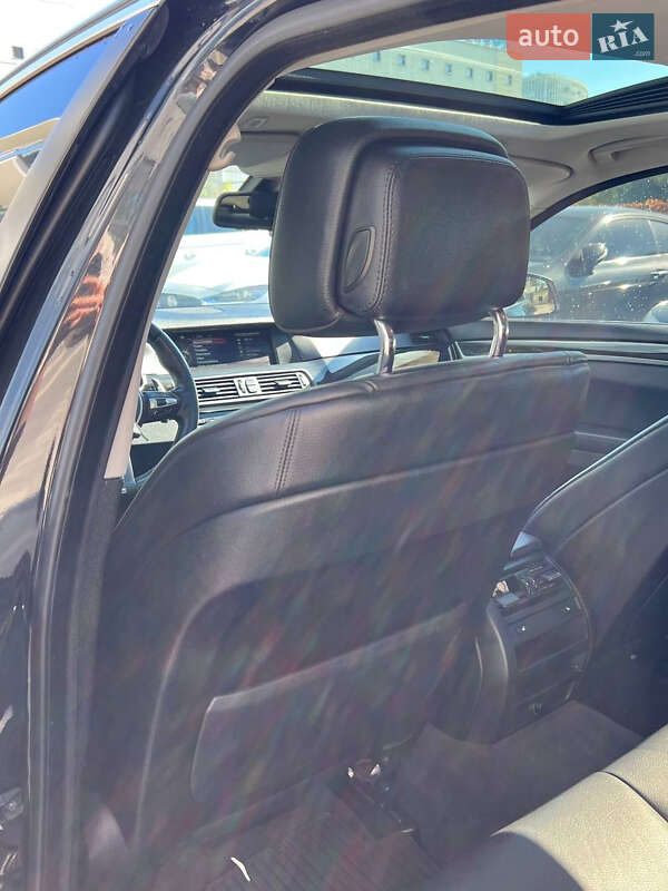 Седан BMW 5 Series 2013 в Львове
