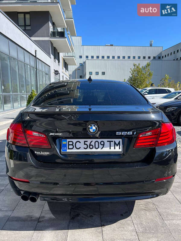 Седан BMW 5 Series 2013 в Львове