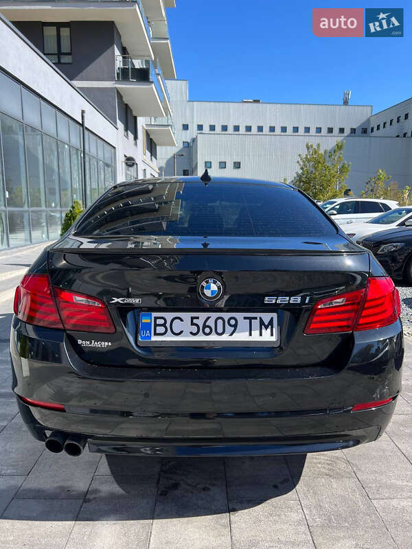 Седан BMW 5 Series 2013 в Львове