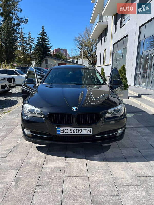 Седан BMW 5 Series 2013 в Львове
