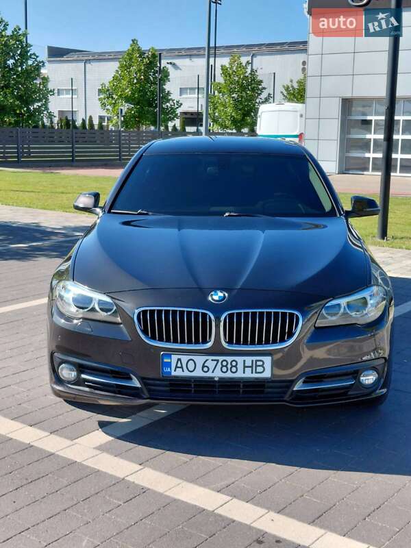 Седан BMW 5 Series 2014 в Мукачево