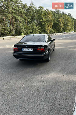 Седан BMW 5 Series 2002 в Буську